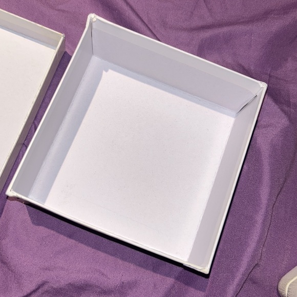 Vintage Italian made in Italy Versace Display Box case minors signs of use white - Picture 5 of 6